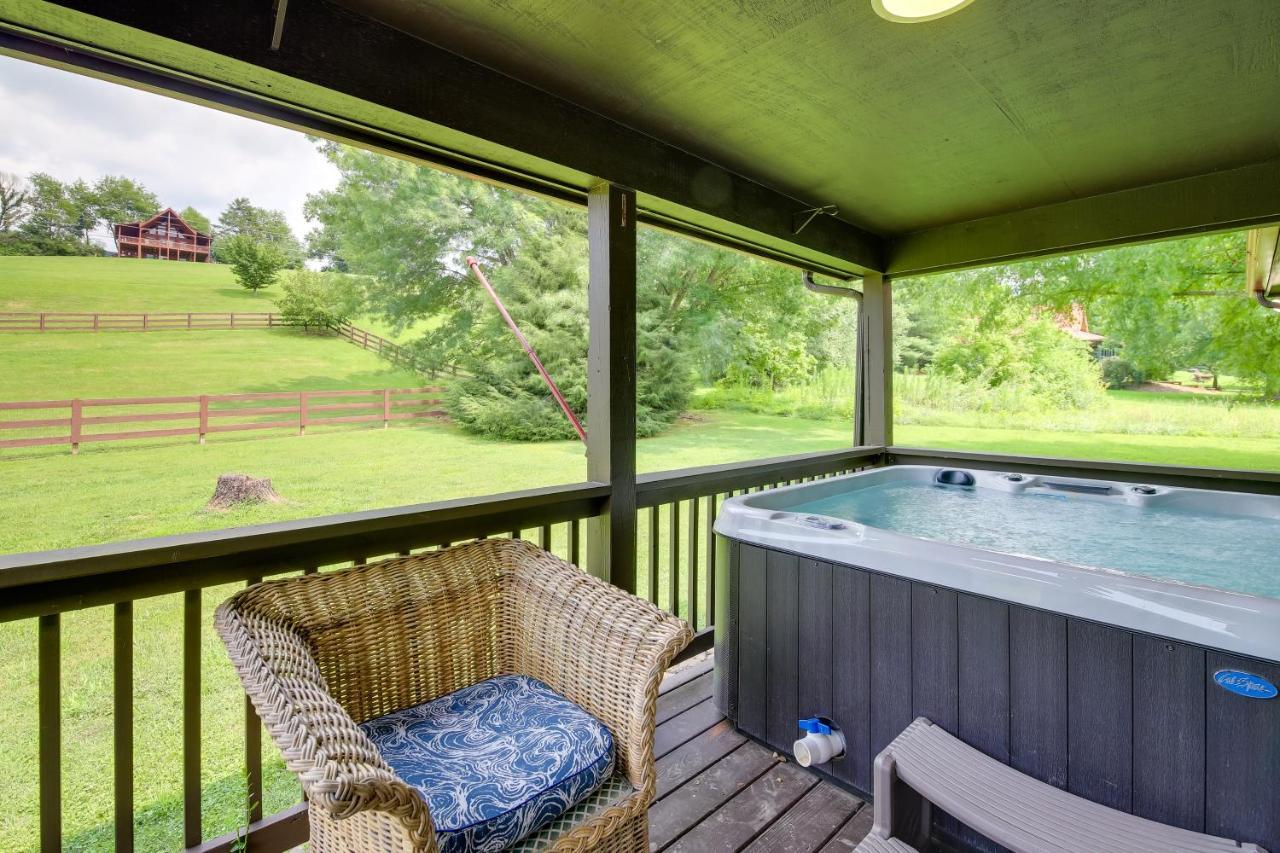 Sevierville Cabin With Private Hot Tub And Fire Pit Exterior foto